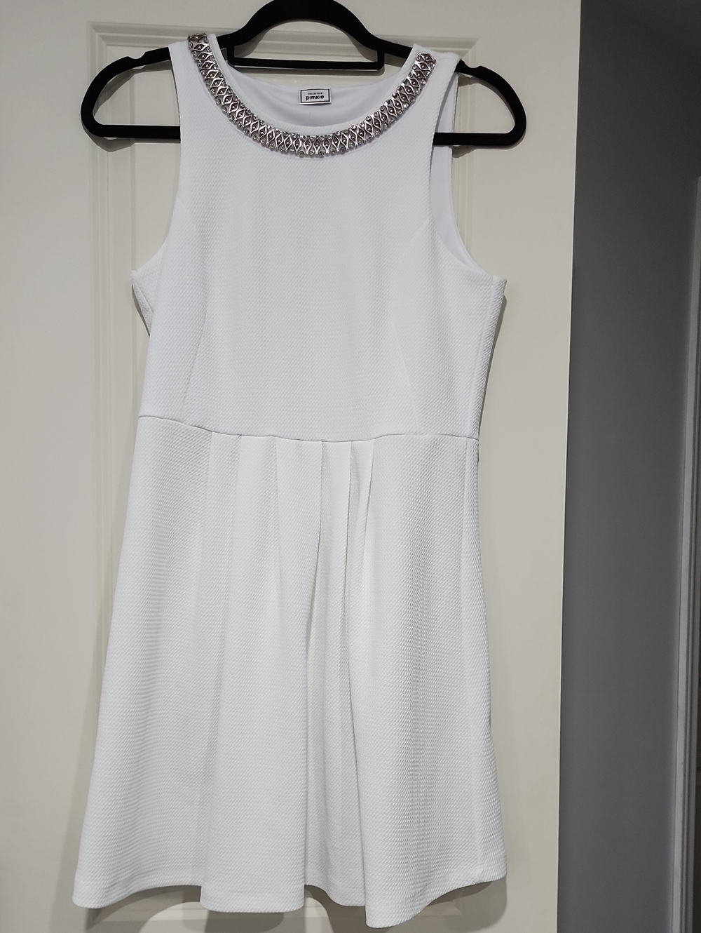 👰‍♂️Pimkie Embellished Neckline Mini Dress in White Like New